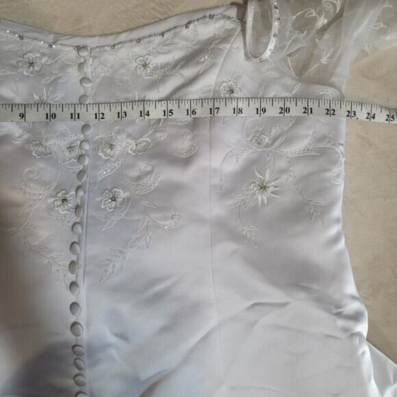 Venus Bridal Satin Beaded Princess Wedding Dress with Rouched Waist -‎ Size 24 - Picture 7 of 12